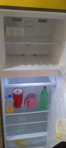 Vendo geladeira nova com 2 mês de uso tem nota fiscal