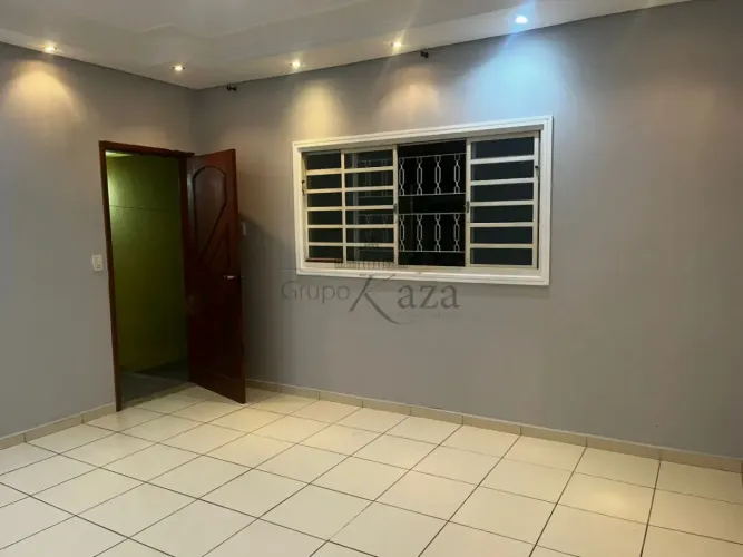 Oportunidade - Casa - Residencial Dom Bosco - 2 Dormitórios - 80m².