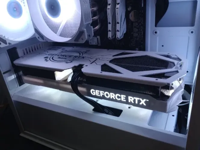 Placa De Vídeo RTX 4070 GALAX GAMER WHITE
