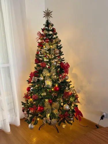 Árvore de Natal 1,80 com enfeites
