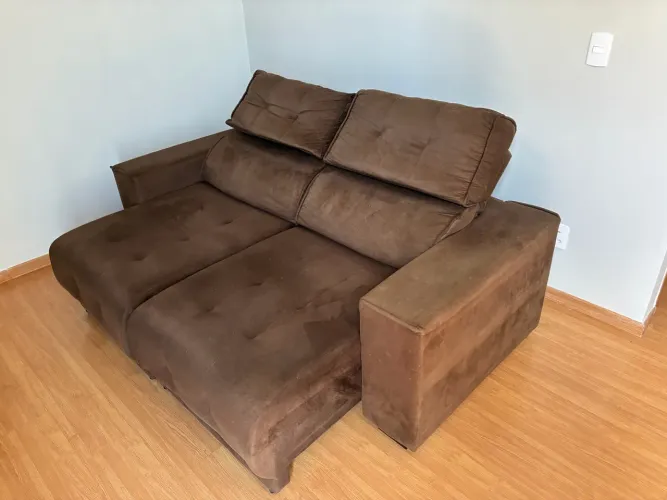 ? Vendo sofá retrátil seminovo + 2 banquetas!