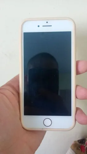 Vendo iphone 7 com phones , para troca de bateria 