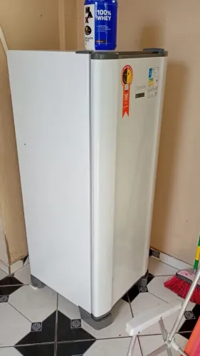 GELADEIRA SEMI NOVA