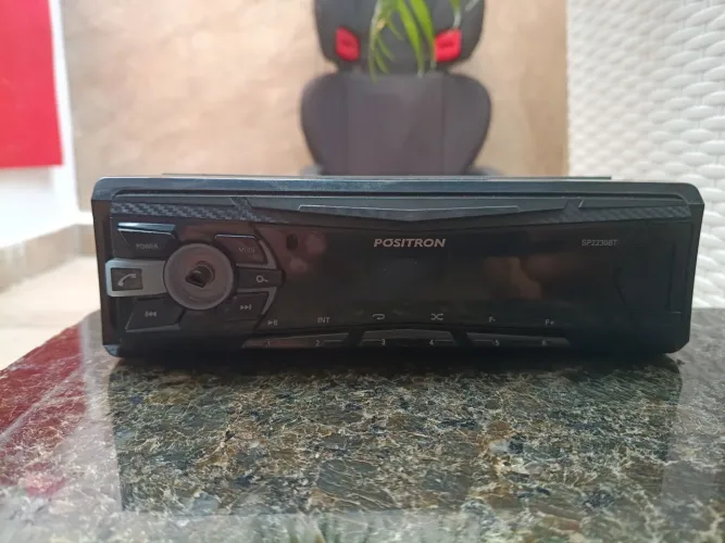 Som automotivo pósitron