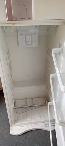 Vende-se geladeira