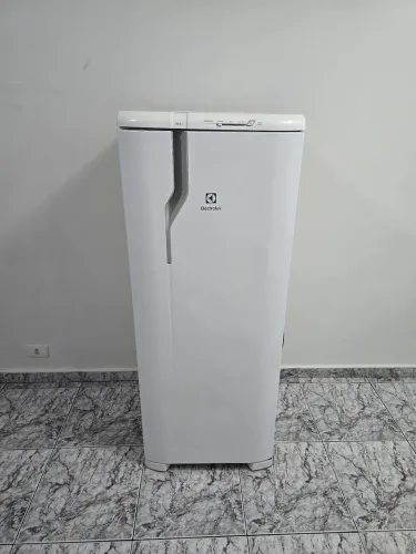 Geladeira Electrolux RE31