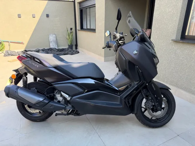 Xmax 300 Conected - Marrom