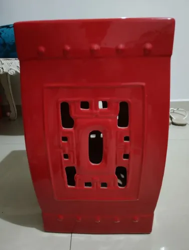 Banco de cerâmica