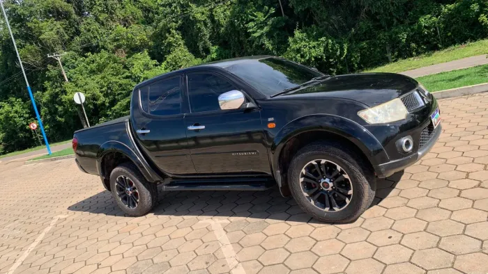 Mitsubishi L200 Triton HPE 3.2 CD TB Int.diesel AUT 2013