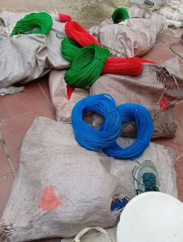 Cordinha varis cores cadeira balanço 20reais cada saco com 10kilos