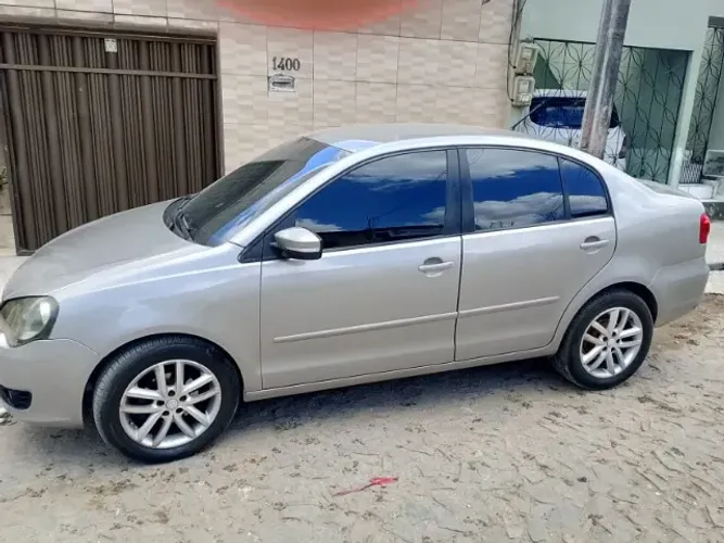 Volkswagen Polo Sedan 1.6 MI Total Flex 8V 4P 2012