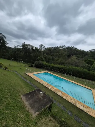 ALUGO LINDO e ACONCHEGANTE SÍTIO EM MENDES,PISCINA,CAMPO,MINA, SUÍTES JUNTO A NATUREZA TOT
