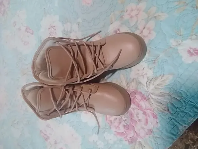 Vende-se bota