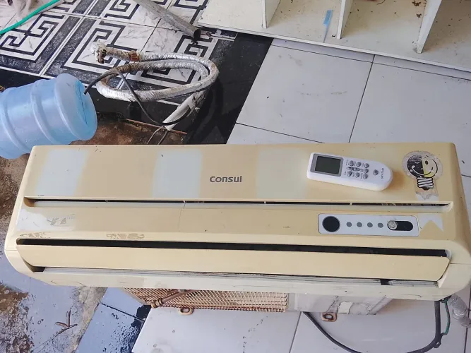 Vendo. Ar condicionado. Da. Consul. 7.000 btu com. Controle