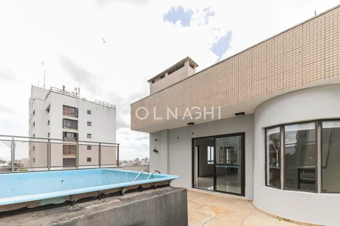 Espaço, terraço com piscina e vista panorâmica