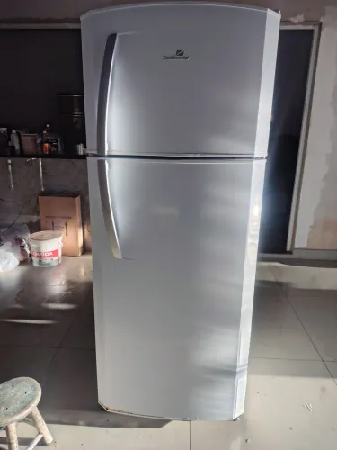 Vendo 2 geladeira 