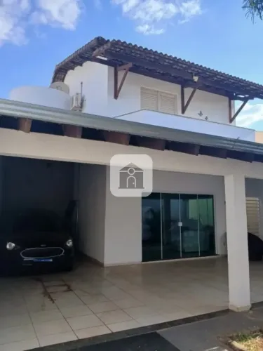 Sobrado para venda no bairro Alto Umuarama.