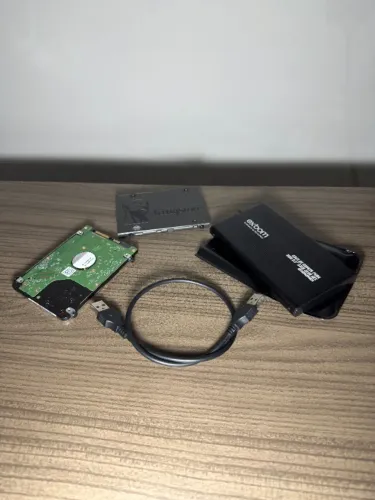 KIT 2 HDS SEAGATE 1TB + CASE + SSD KINGSTON 240GB