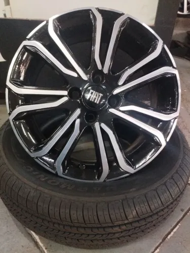 Roda da Fiat Strada aro 15