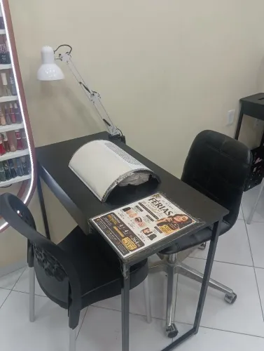 Kit Manicure Completo - Mesa + 2 Cadeiras + Luminária