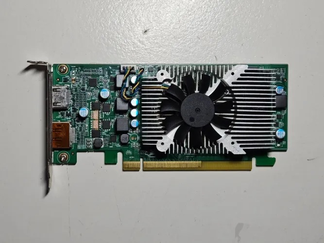 PLACA DE VÍDEO AMD RX 550X 4GB Mini PC