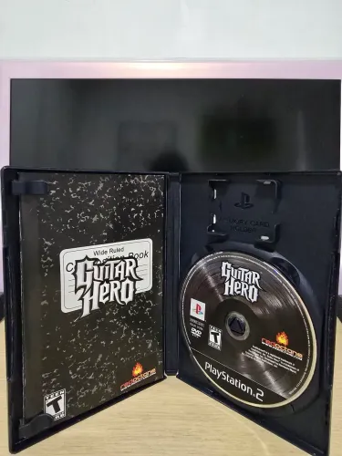 Guitar Hero 1 CIB PS2 excelente estado.