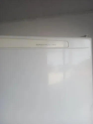 Vendo uma geladeira,dúplex frost free,zyrium cleaen. Antiga em ótimo estado, funcionando