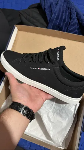 Tênis tommy