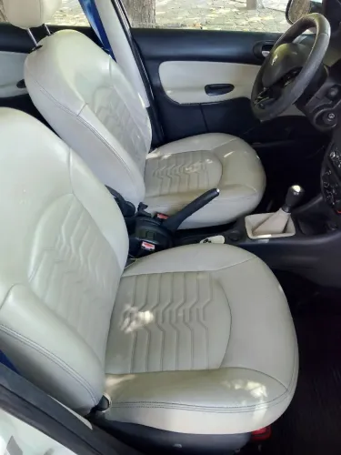 Peugeot 207 XR 1.4 Flex 8V 3P 2013