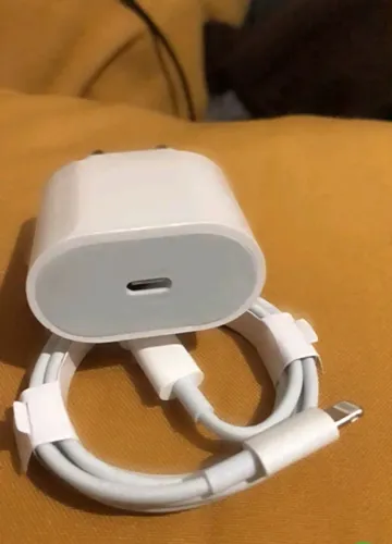 Carregador de iPhone