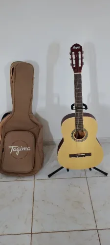 Vendo violão semi-novo novinho em folha, usado apenas 1 vez!