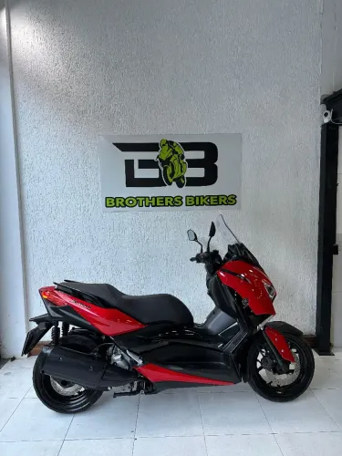 YAMAHA XMAX 250