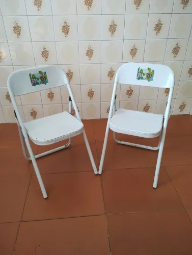 Cadeiras infantil de metal