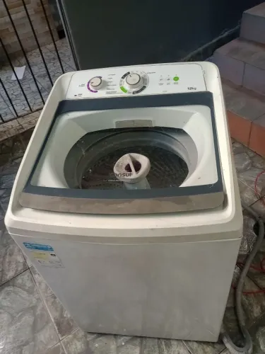 Máquina Consul 12 kilos estado de nova
