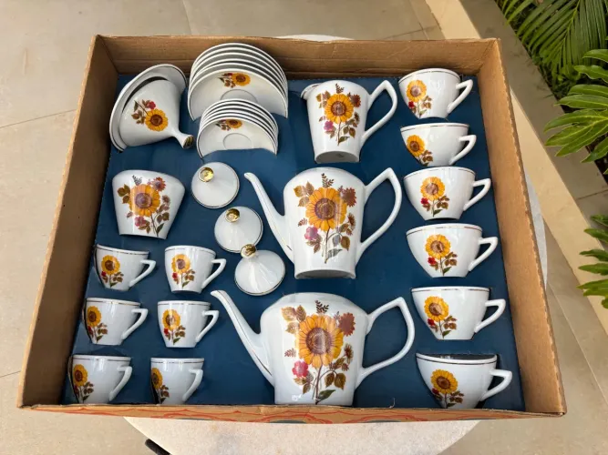 Relíquia Aparelho de Chá e Café Pozzani - Coleção Girassol (33 Peças na Caixa Original!)