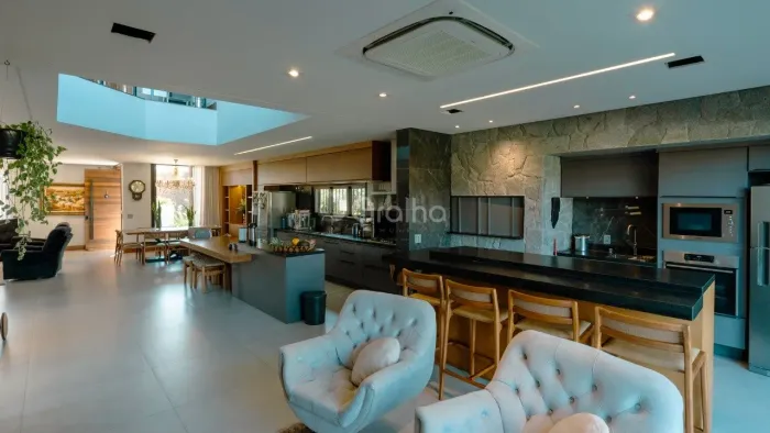 Casa de 408m² com 3 quartos sendo 1 suíte no Morro das Pedras