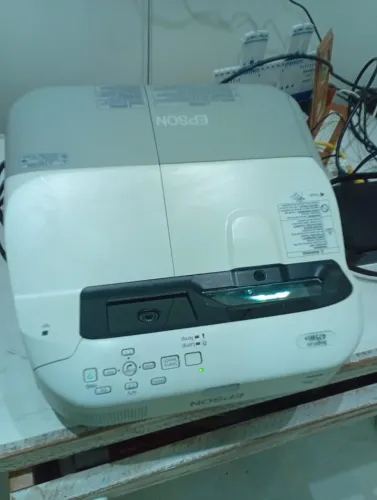 projetor Epson curta distancia Bright line 475 MI