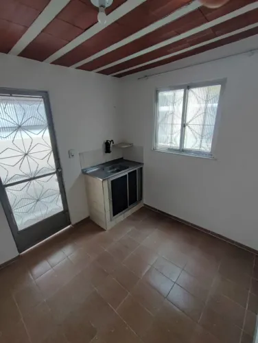 Alugo Casa na Rua Aurora 81 na Penha