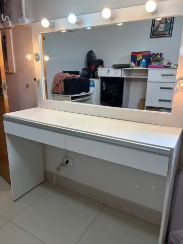 Penteadeira camarin.