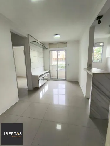 ÓTIMO APARTAMENTO COM SACADA A VENDA, APROVEITE A OPORTUNIDADE!