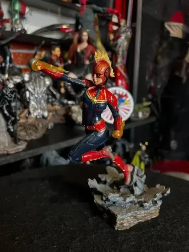 Capitão Marvel Iron Studios 1/10