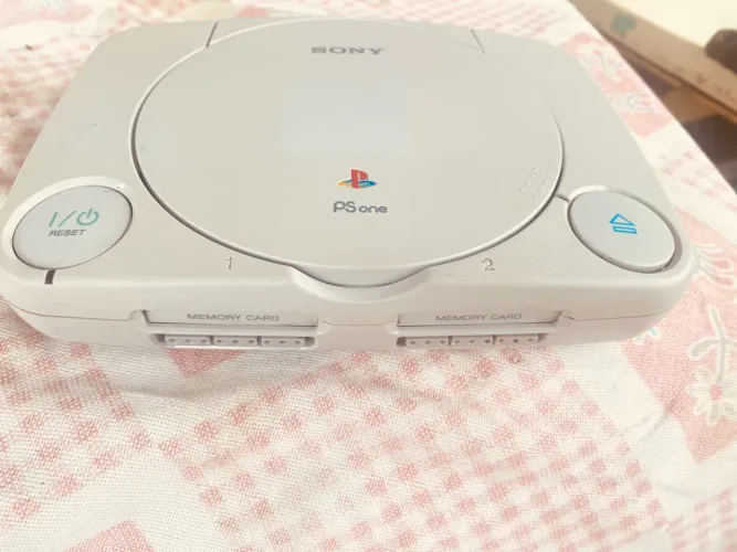 Vendo Console PSone (PlayStation 1 Slim) - Original com Fonte - Para Revisão / Manutenção