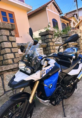 F800 IMPECÁVEL 