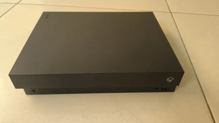 Xbox One X com SSD 1TB