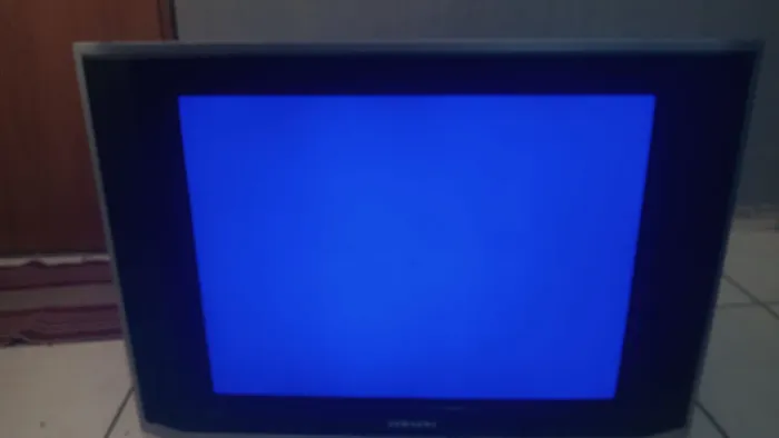 Vende se esta tv tela plana 29 polegadas 50 reais 