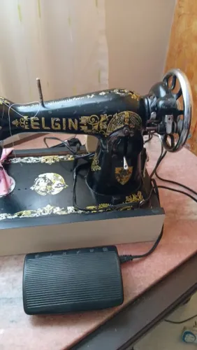 Máquina de costura antigas, funcionando,aqui as boas