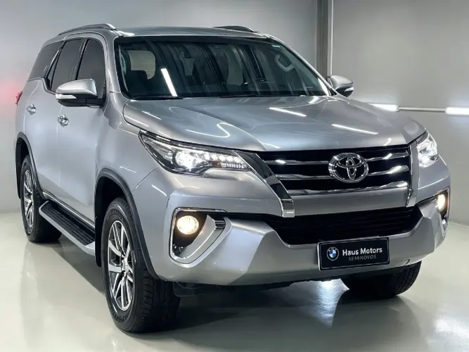 Toyota Hilux SW4 SRX 4X4 2.8 TDI 16V Dies. Aut. 2017
