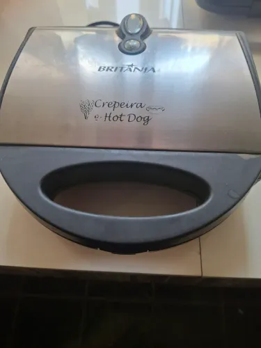 Crepeira e hot dog britânico.