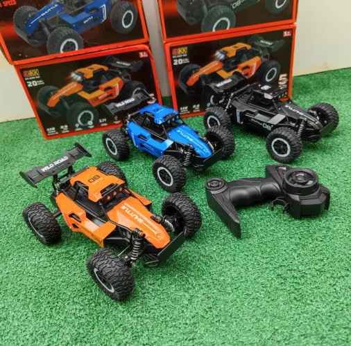 Carrinho de Controle Remoto off-road ate 20km/h a bateria recarregável