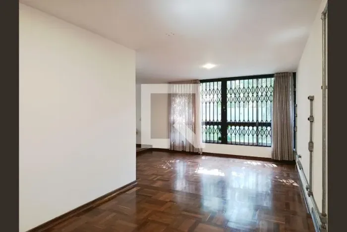 Casa à Venda - Vila Madalena, 3 Quartos, 231 m2